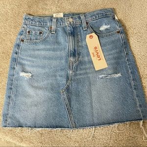 NWT LEVI's HIGH RISE DECONSTRUCTED BUTTON FLY SKIRT SZ 26 $80
